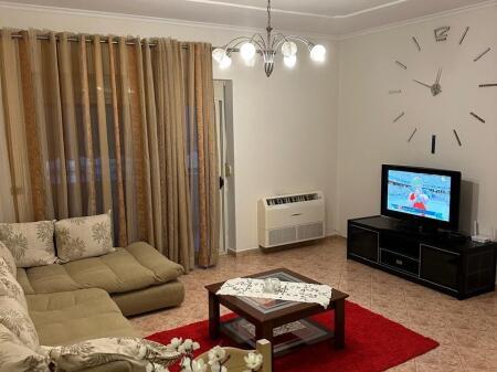 Jepet Apartament me qera  3+2+1 ballkon