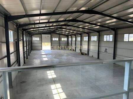 Locale industriale in affitto a Marikaj, Vorë, con posizione strategica vicino all'autostrada Tirana–Durazzo.