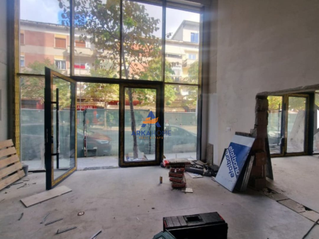 LOCALE COMMERCIALE IN AFFITTO 125M2 "RRUGA BARRIKADA" 3.500 EURO