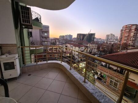 Apartament 2+1+2T me Qira në Bllok – Adresë urbane me stil dhe komoditet
