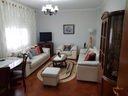 Jepet Apartament 2+1 me qira – Blv. Bajram Curri  (Brryli)