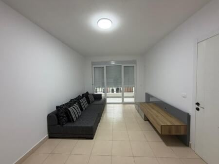Apartament 1+1 per qira tek "Rruga 5 Maji".
