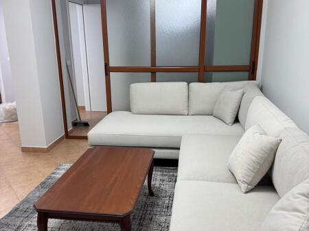 Apartament 2+1 me qira tek Rruga e Kavajes!