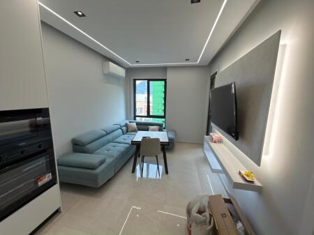  Jepet me qira apartament 1+1  Rruga 5 Maji, Tiranë Çmimi: 500 € / muaj