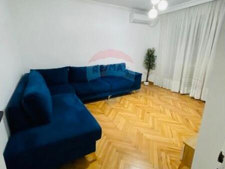 Apartament 2+1 Stacioni I Trenit
