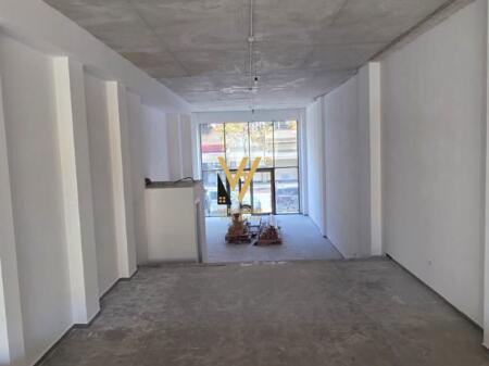 LOCALE COMMERCIALE IN AFFITTO 125 M2 IN VIA BARRIKADAVE 3.500 EURO