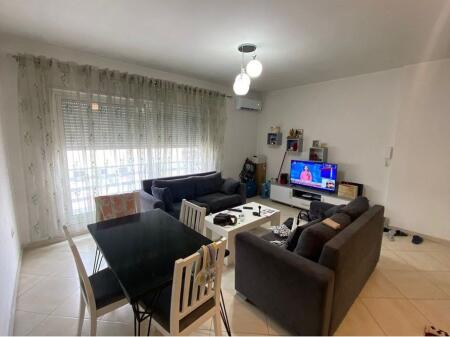 Apartament 1+1 me qera tek 5 Maj