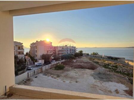 APARTAMENT LUKSOZ 2+1+2 ME PAMJE NGA DETI NE SHITJE – MARINA BAY, VLORË