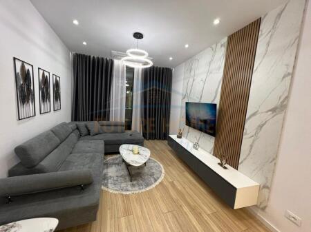Qera, Apartament 2+1+post parkimi LakeView Liqeni