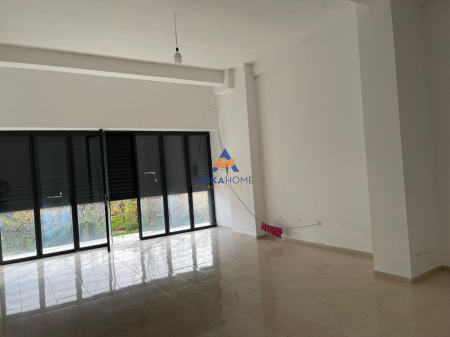 LOCALE COMMERCIALE IN AFFITTO 78M2 "UNAZA E RE, TEODOR KEKO" 700 EURO