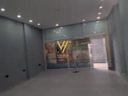 JEPET DYQAN 120 M2 ME QIRA TE RRUGA E DIBRES 50.000 LEKE