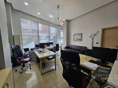 UFFICIO IN VIA BOGDANEVE!