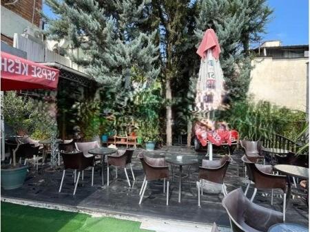 BAR-RISTORANTE IN AFFITTO, SITUATO PRESSO LA ROTONDA DI SHKOZA! 2.300 € /Mese