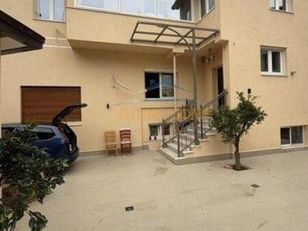 Affitto, edificio di 3 piani + POSTO AUTO, Via Kavaja.