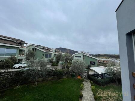 Affittasi Villa Moderna – Long Hill, Tirana