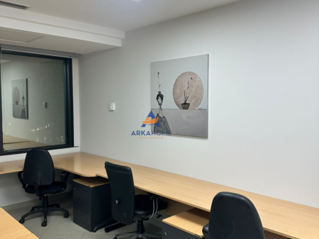 UFFICIO IN AFFITTO "TORRI GEMELLI" 1000 EURO