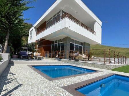 Affitto, Villa su 2 piani con piscina, Farkë, Tirana