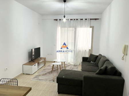 JEPET ME QERA APARTAMENT 2+1+BALLKONE "PERBALL ME QENDREN KRISTAL CENTER" 800 EURO