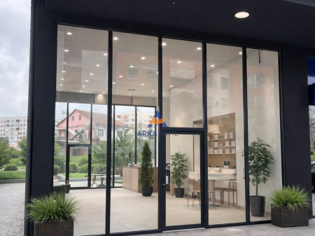 LOCALE COMMERCIALE IN VENDITA 75M2 "VICINO AL VIALONE MIGJENI, GRAND GALERIA" 407.000 EURO