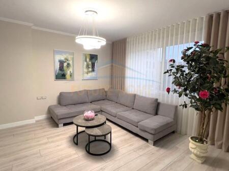Appartamento 1+1, in Affitto, Via Kosovareve, Tirana.