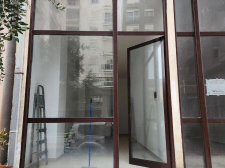 Vendesi commerciale in vendita nel quartiere 13 a Plazh