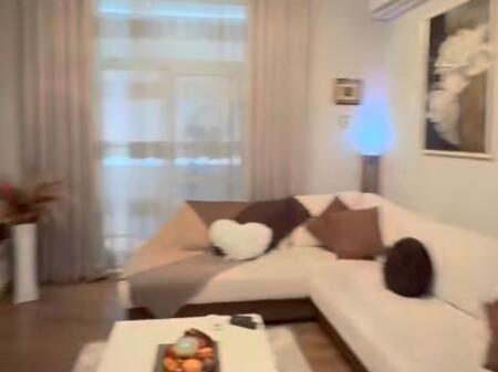 2+1,mbrapa globe te ish parku,cmimi 225.000 euro