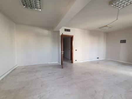 UFFICIO IN AFFITTO 130 M2 CENTRO 180.000 LEKE