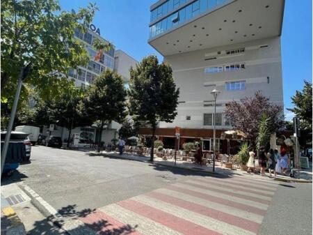 SHITET AMBJENT BIZNESI BUZE RRUGE , KOMUNA E PARISIT