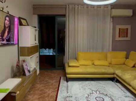 Jepet me qira apartament  2+1+2 + Parkim