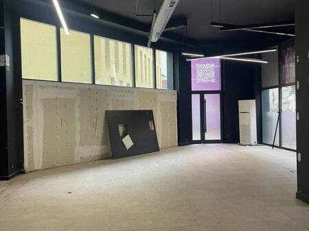 Locale per ufficio in affitto, in Via Barrikadave
