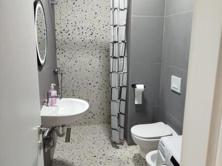 Apartament 1+1+Post Parkimi, per Qera, Univers City, Tiranë.