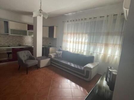 Apartament 1+1 me qira tek Rruga e Durresit!