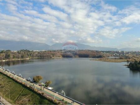 Luxury Apartment for Sale with Lake View!