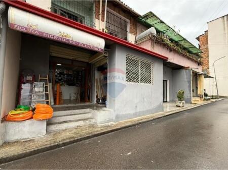 Shop for rent in Kinostudio - Aleksander Moisiu Street