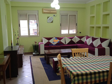 JEPET ME QERA APARTAMENT 2+1+BALLKON "TE RRUGA E DURRESIT" 68000 LEKE