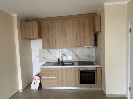Jepet me qira – Apartament 1+1 | Rruga “5 Maji
