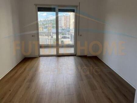 Shitet, Apartament 2+1, Unaza e Re