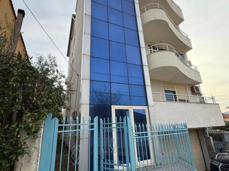 Edificio commerciale in vendita a Sauk, per hotel, cliniche ecc.