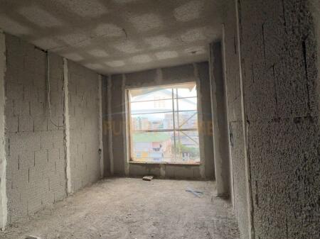 Shitet, Apartament 2+1+2, Rruga Jordan Misja, Tirane.