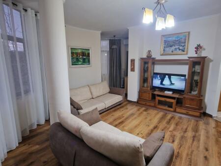 Apartament 2+1 me qera te Pazari I ri