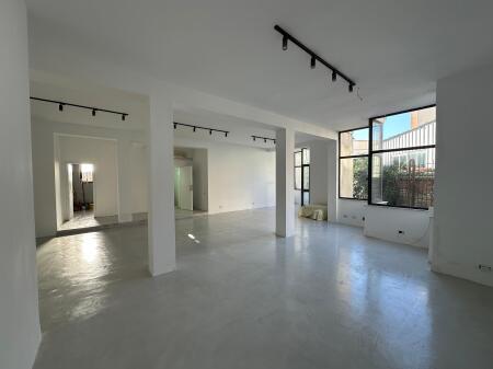 Locale Commerciale in Affitto – 100 m² – Centro di Tirana