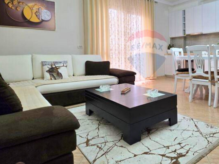  Appartamento 2+1+2 in Vendita – Via Çipajve, Vlora
