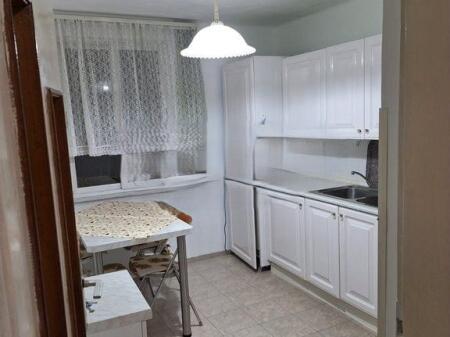 Apartament per qira 1+1 tek 21 Dhjetori 450 € /Muaj