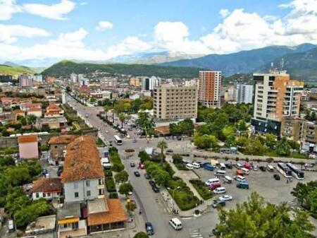 Terreno in Vendita – Periferia di Elbasan