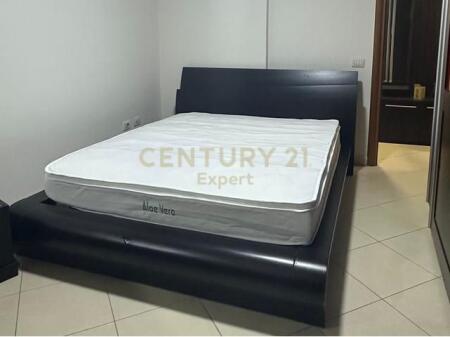 Jepet me qira apartament 2+1 në Rrugën e Kavajës