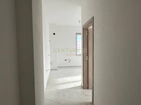 Apartament 2+1 ME QIRA NE PASKUQAN
