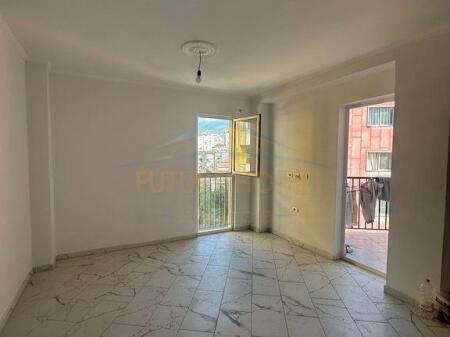 Shitet Apartament 1+1, Mine Peza