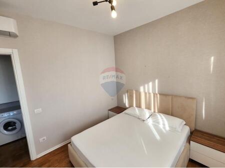 Apartament - Për Qira - Rruga e Barrikadave, Tiranë