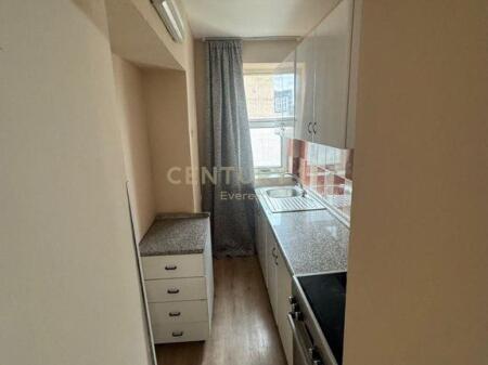 APARTAMENT 2+1 ME QIRA TE ALI DEMI