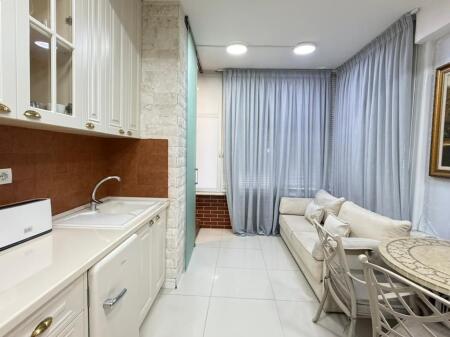 Ofrohen për shitje 3 apartamente të investuara ne Bllok!
